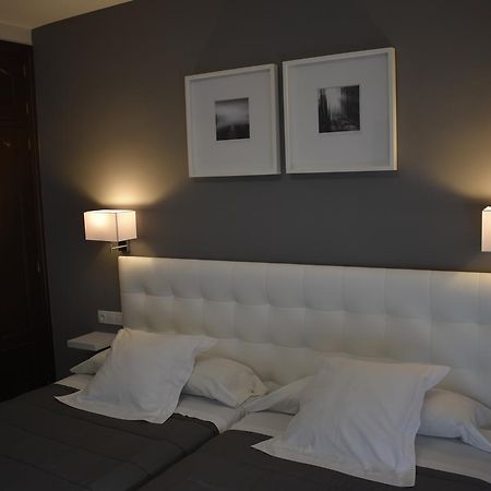 Hostal El Rocio Paracuellos de Jarama Luaran gambar