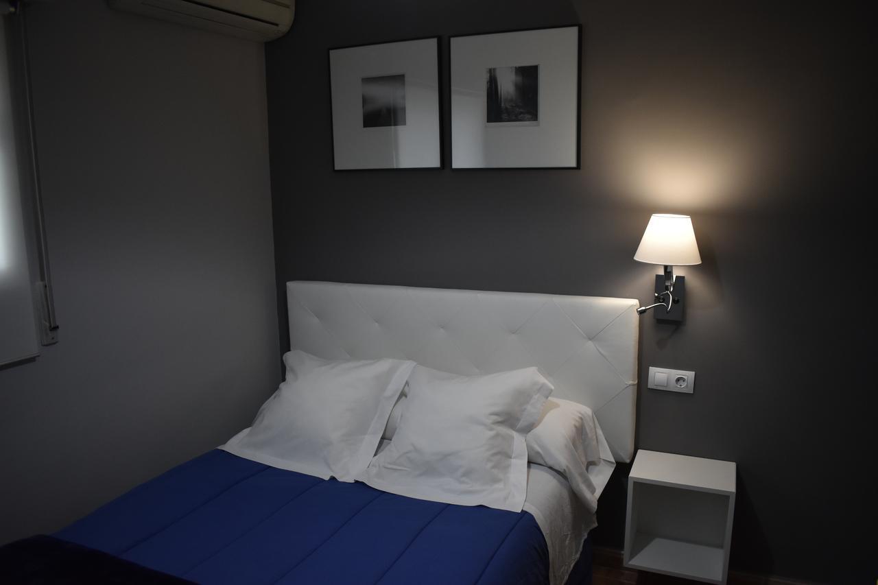 Hostal El Rocio Paracuellos de Jarama Luaran gambar